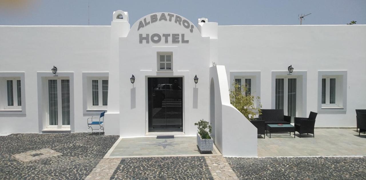 Albatros Hotel Firá Buitenkant foto